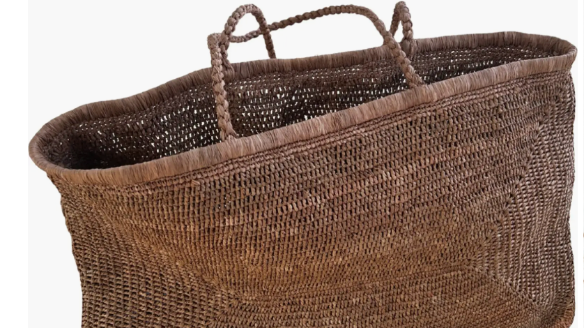 Clipa XXL raffia beach tote bag in caramel, handwoven in Madagascar