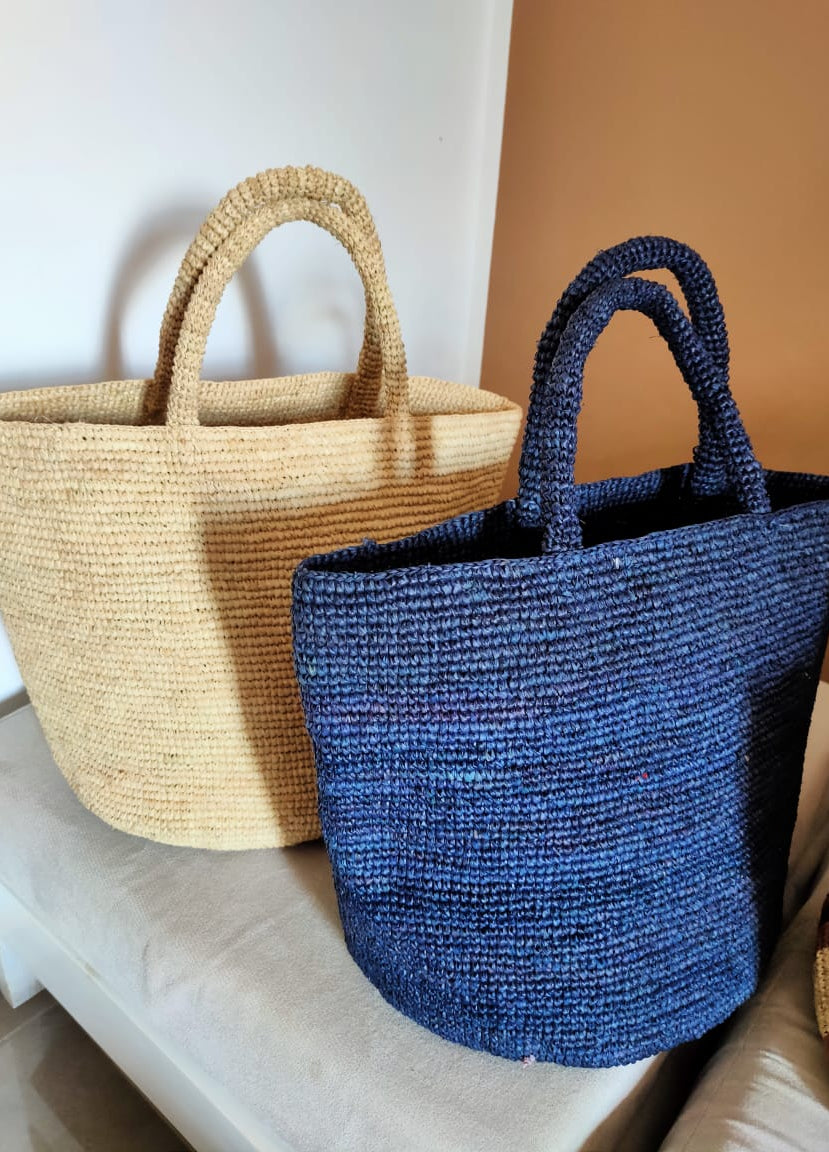 Caramel raffia beach tote bag in beige and blue, handwoven in Madagascar