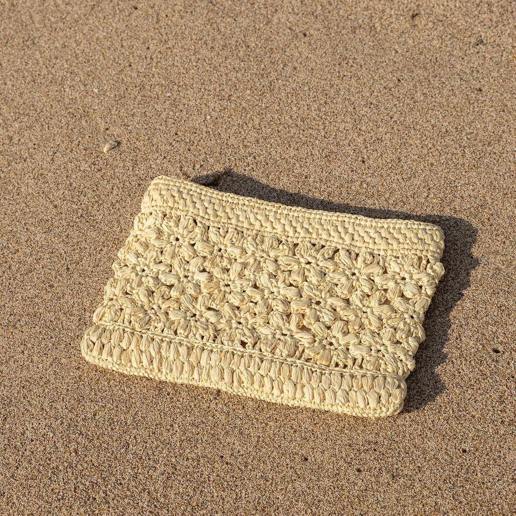 Flowery Flat Pouch - Beige raffia zip pouch with floral crochet band