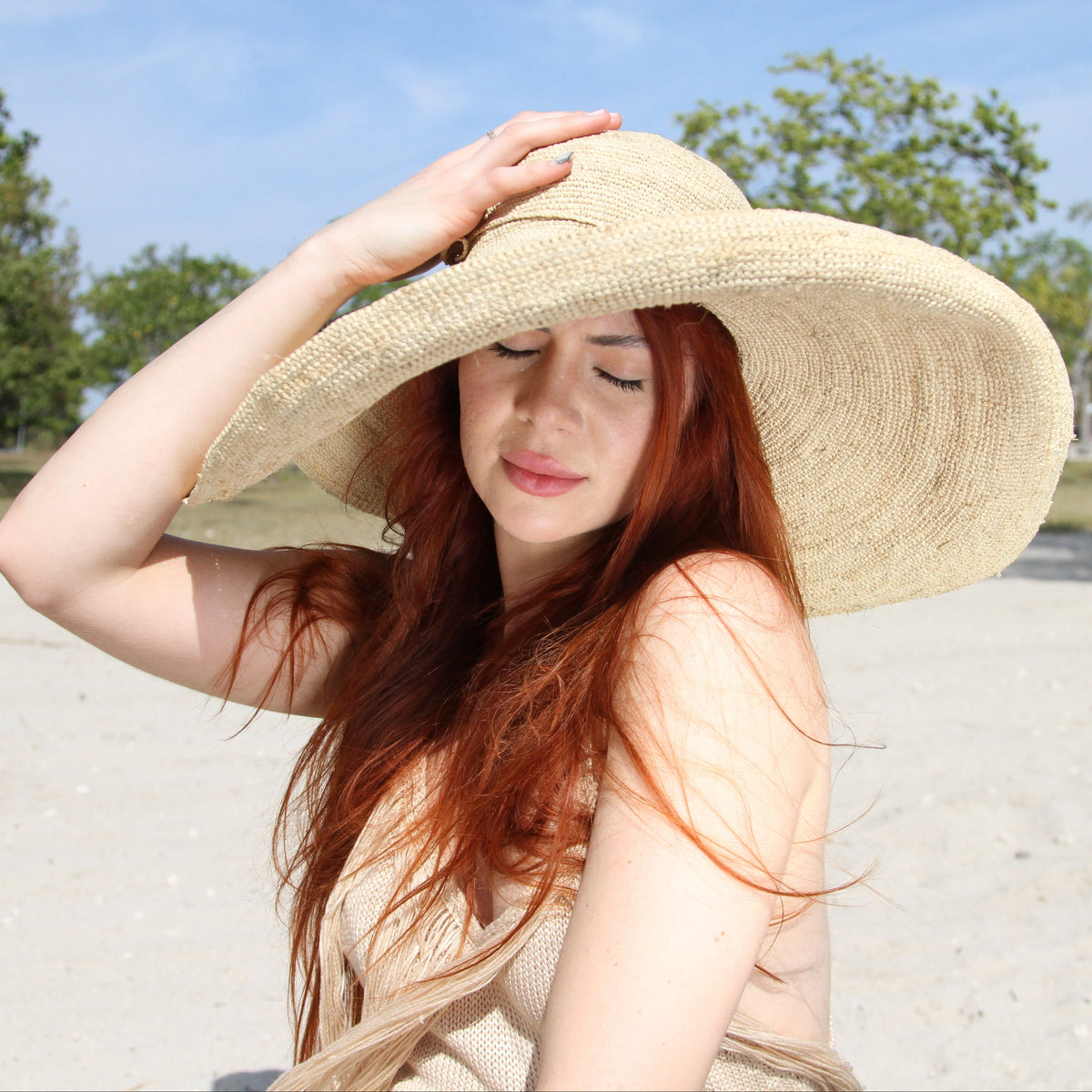 Noulo wide-brim raffia hat handwoven in Madagascar